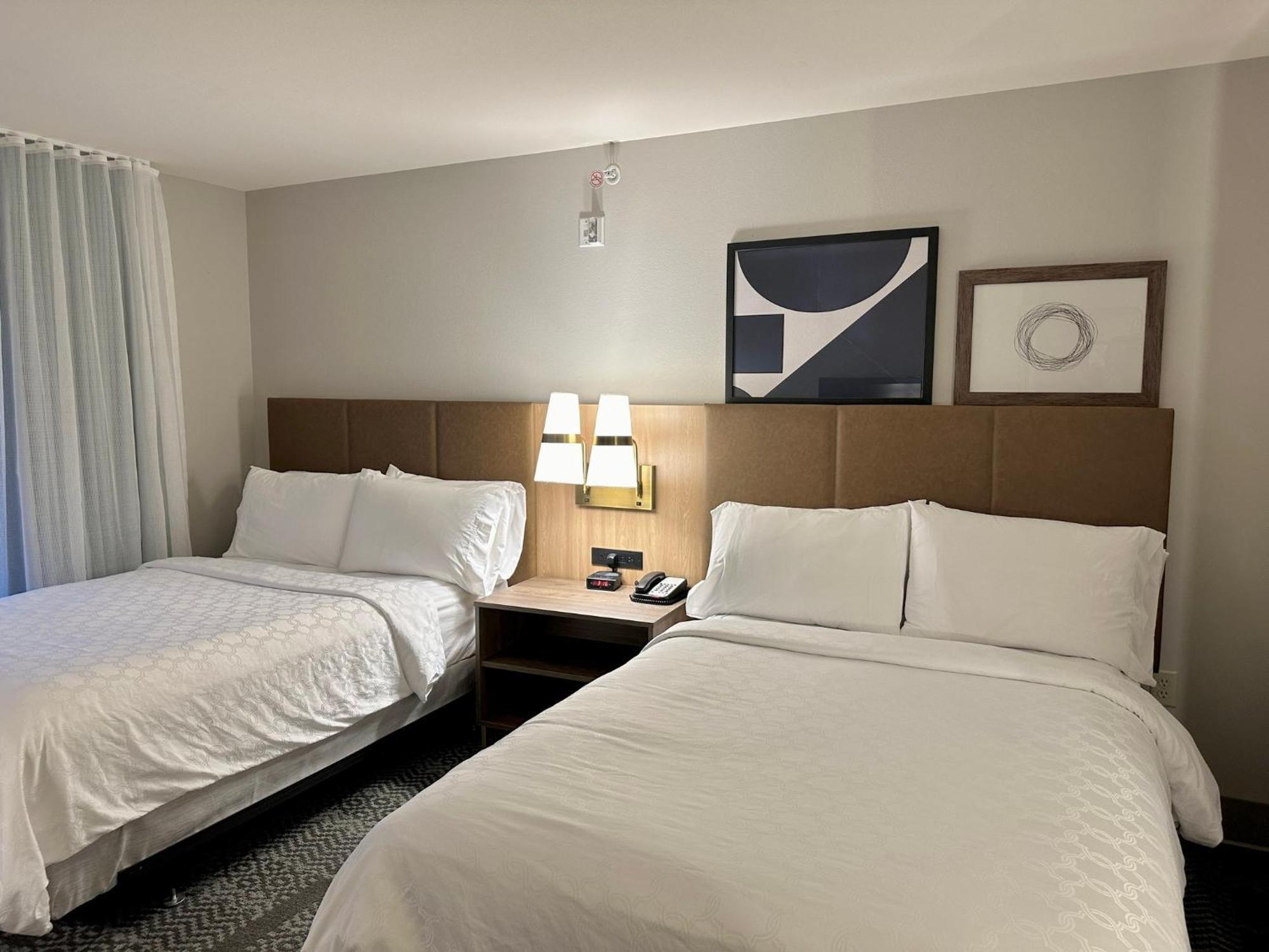 Staybridge Suites Milwaukee West-Oconomowoc By Ihg Esterno foto