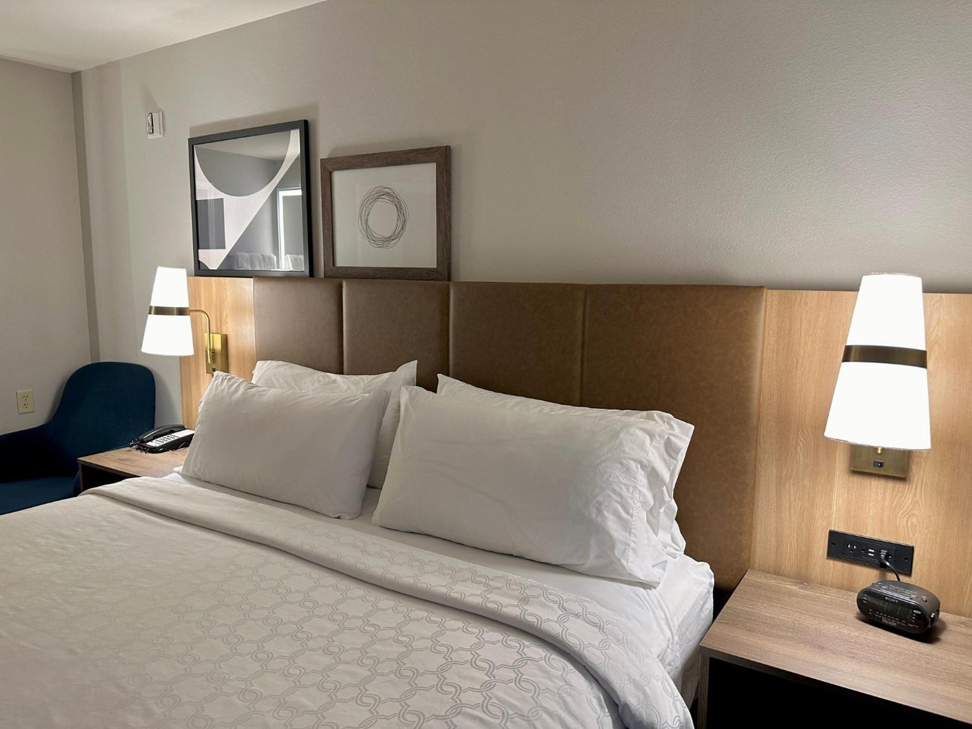 Staybridge Suites Milwaukee West-Oconomowoc By Ihg Esterno foto