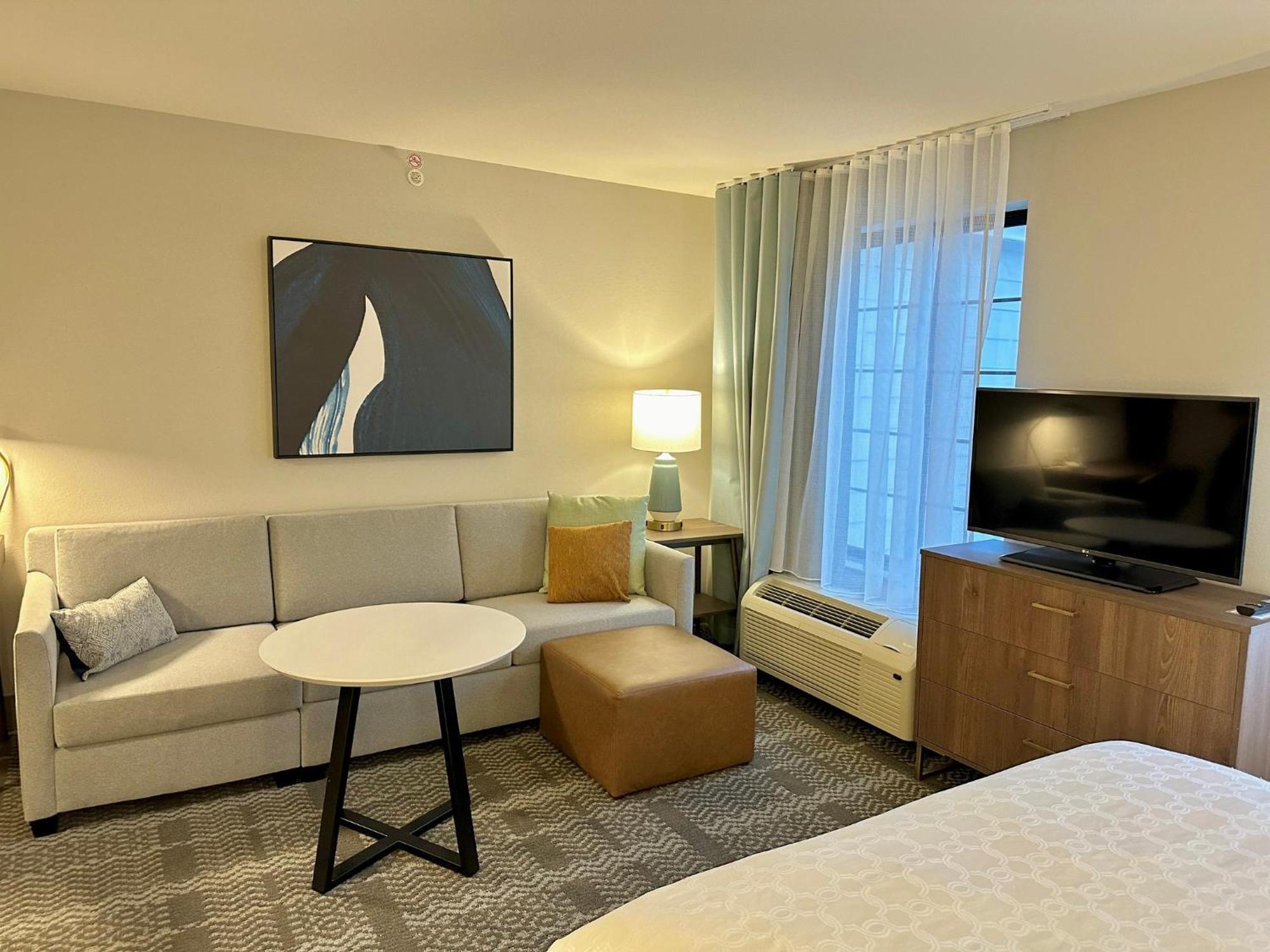 Staybridge Suites Milwaukee West-Oconomowoc By Ihg Esterno foto