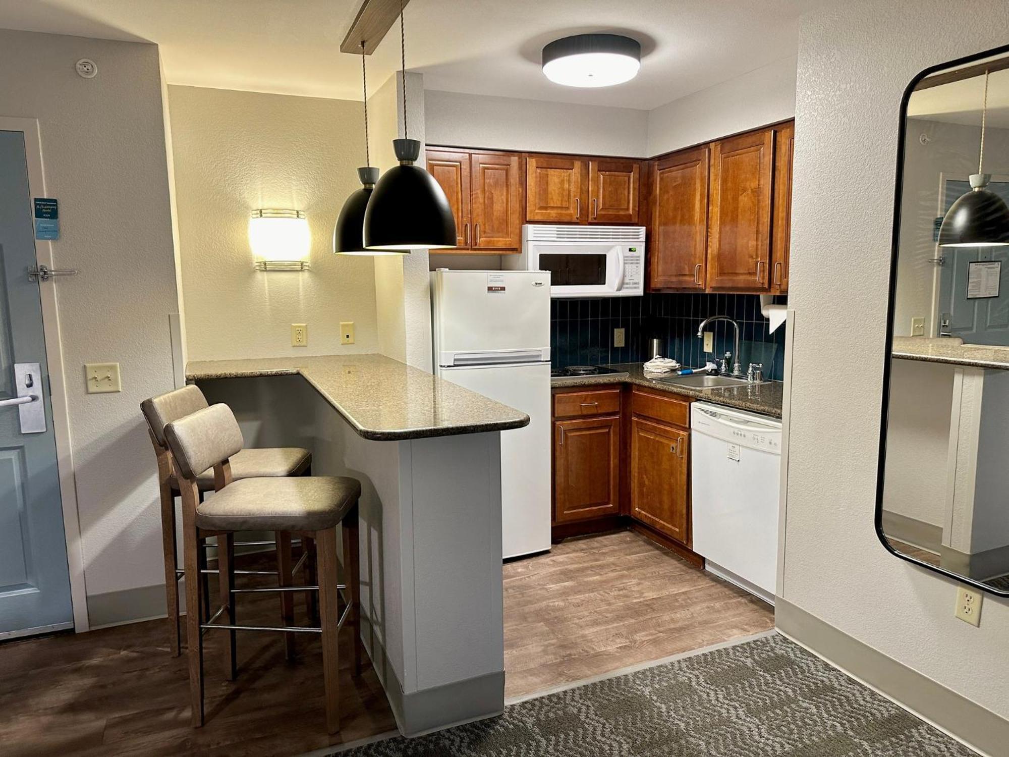 Staybridge Suites Milwaukee West-Oconomowoc By Ihg Esterno foto