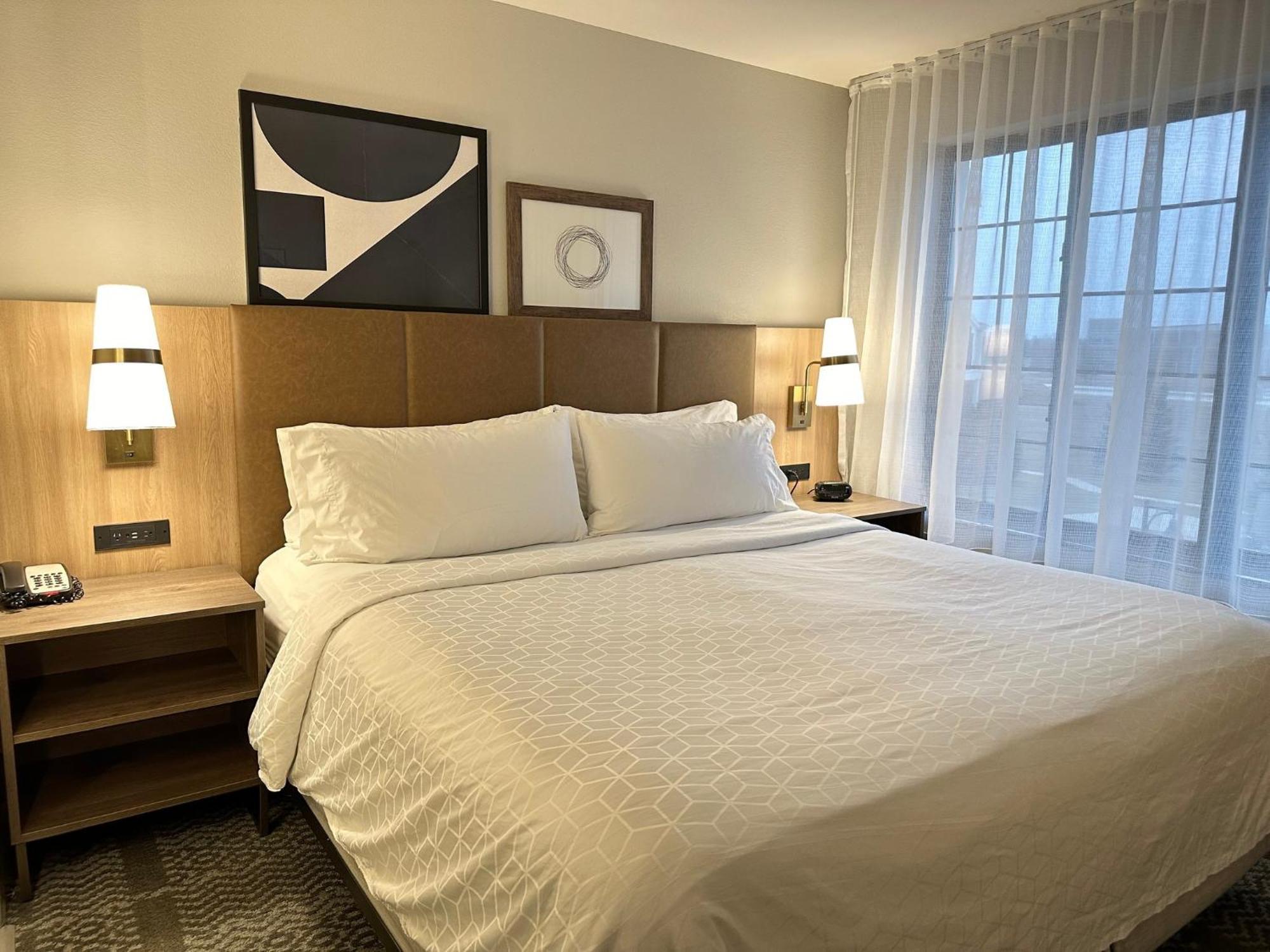 Staybridge Suites Milwaukee West-Oconomowoc By Ihg Esterno foto