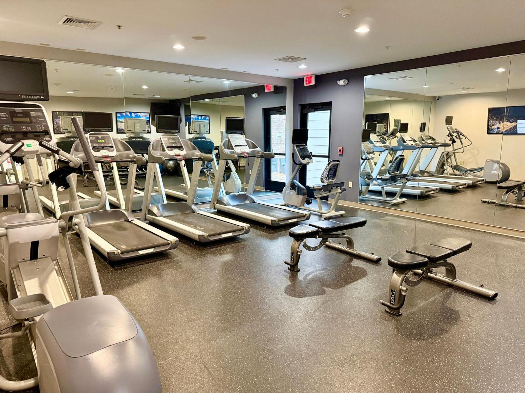Staybridge Suites Milwaukee West-Oconomowoc By Ihg Esterno foto