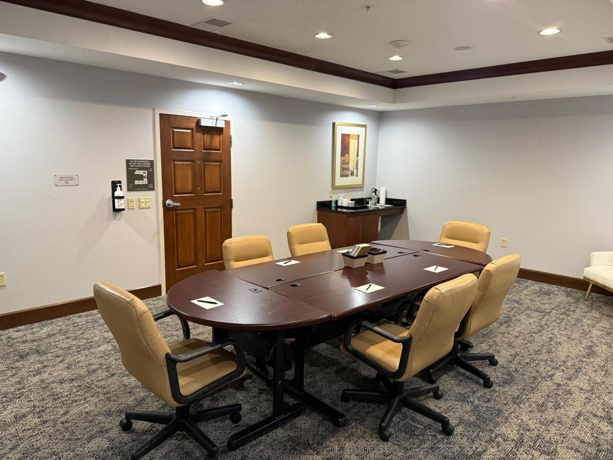 Staybridge Suites Milwaukee West-Oconomowoc By Ihg Esterno foto